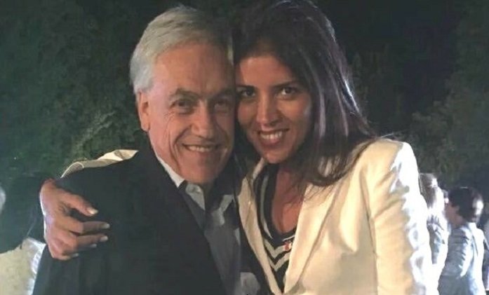 pchile_web's tweet photo. 🔴Detenida delincuente y Ex Alcaldesa de #Antofagasta Karen Rojo
 quedó privada de libertad por al menos seis semanas en Países Bajos, tras el requerimiento de extradición presentado por Chile.

José Henríquez, logró fotografiar a Rojo en Holanda a la salida de un minimarket, https://t.co/aPGD29LEHQ