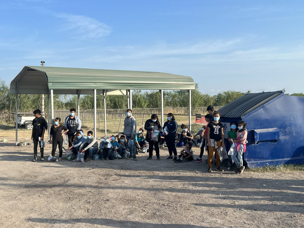 BillMelugin_'s tweet image. Good morning from the Rio Grande Valley. We are in La Joya, TX where groups of families, single adults, and unaccompanied children are crossing illegally this AM. Cartel human smuggling wristbands litter the ground. “Entregas/llegadas” = delivered/arrived. Human cargo. @FoxNews