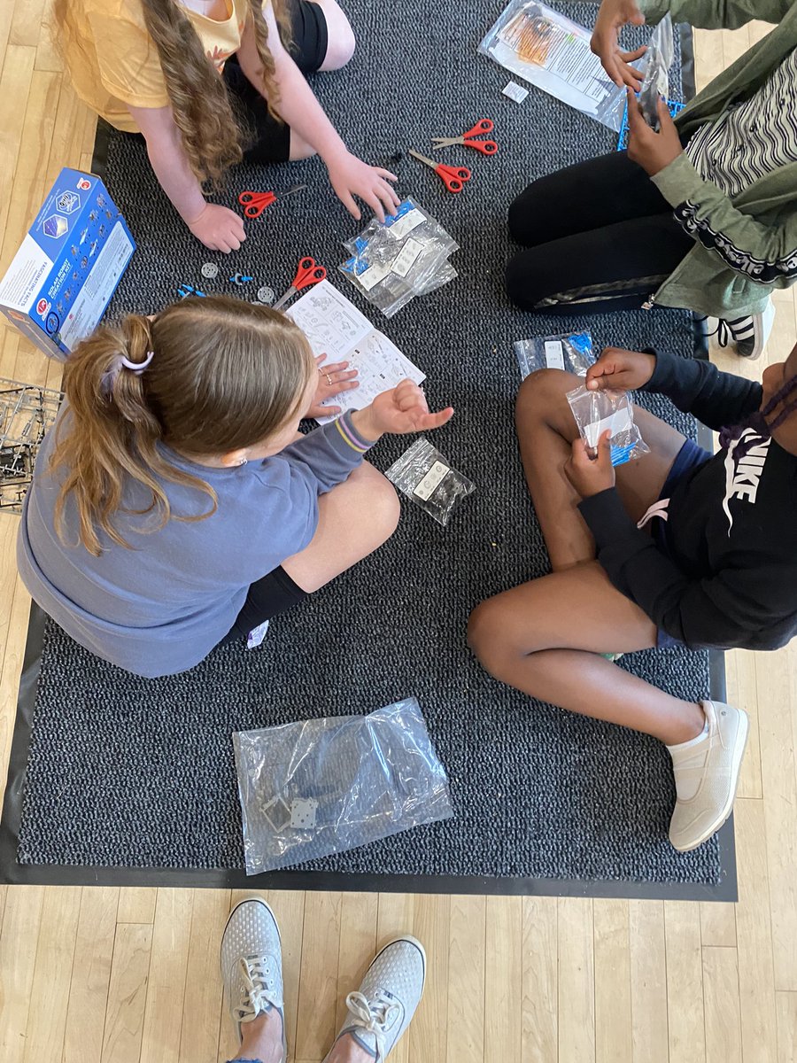 ListonMaeve's tweet photo. I had a great day with @EleanorWalsh2 @MICSTEMCrAFT doing #robotics #mathstrails @MICLimerick with children from @EDNIP1 project. #STEAM #engineering @hea_irl @esbscienceblast @TheRDS @LimerickSciFest @STEM_MIC https://t.co/xQaeBk28GT
