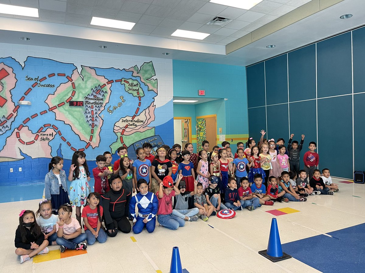 ValerieArechiga's tweet photo. Our super power is “learning” this summer!! #lastweek #bilingualsummerprogram @CCISD @ZoniLOPEZ https://t.co/joPabXSesx
