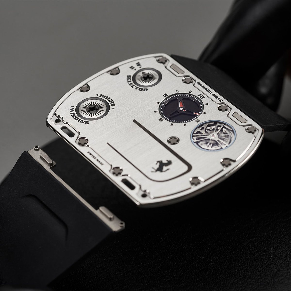 Dos marcas, una alianza: Richard Mille y Ferrari crearon el reloj más delgado de la historia. ¡Descubre todos los detalles sobre el increíble RM UP-01! hotbook.mx/richard-mille-…