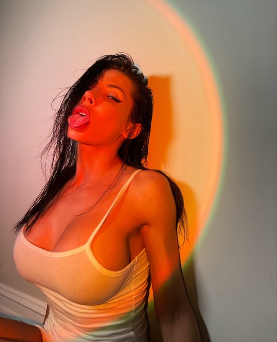 Reminding you to check out my IG to see the rest 💦 👉️ https://t.co/9cMcFGgR8K  #Thursday #ThursdayVibes<a href="/tag/thursday"class="tags"><span>#thursday</span></a><a href="/tag/thursdayvibes"class="tags"><span>#thursdayvibes</span></a>