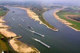 Laagwater standen!

Op dit moment zijn de waterstanden in de rivieren hard aan het dalen. Schepen kunnen niet meer met volle ladingen varen. Wilt u op de hoogte blijven m.b.t. de gevolgen van de laagwaterstanden meld u dan aan via: mebin.nl/nl/Laagwaterst…