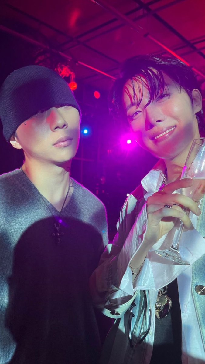 [munchinthepool] instagram story