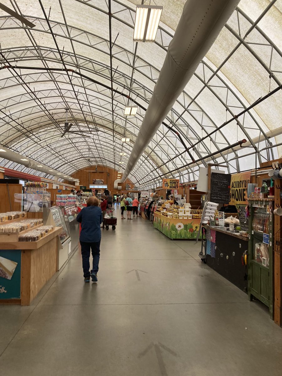 LeanderCampbell's tweet photo. #cropmap22 is off to a late start today as #TwitterlessGreg and I decided to actually walk on this trip and visited the St. Jacob’s Market today. https://t.co/YYcjUDfKSl
