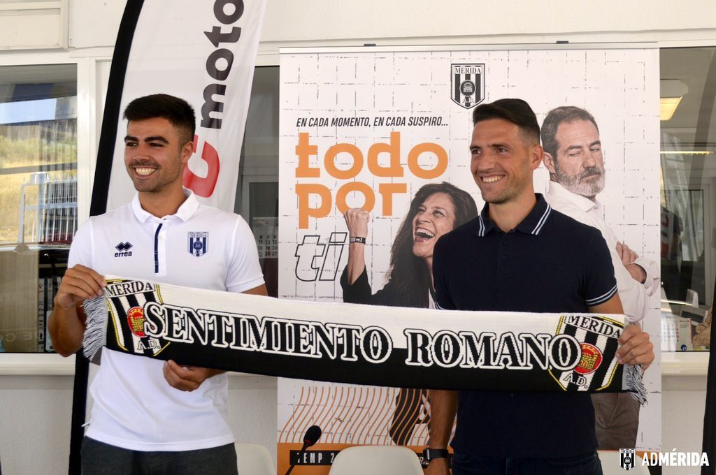 Merida_AD's tweet photo. 📸 Imágenes de la presentación oficial de Erik Ruiz y Juan Palomares en nuestro patrocinador #TCMotors

⚪️⚫️ ¡Bienvenidos a vuestra casa @Eriketas8 y @0013_juan! ⚪️⚫️ https://t.co/IgYBsxiOGV