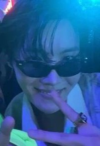 94koobi97's tweet photo. HOSEOK LOOKS SO GOOD https://t.co/Wrmw8iEc89