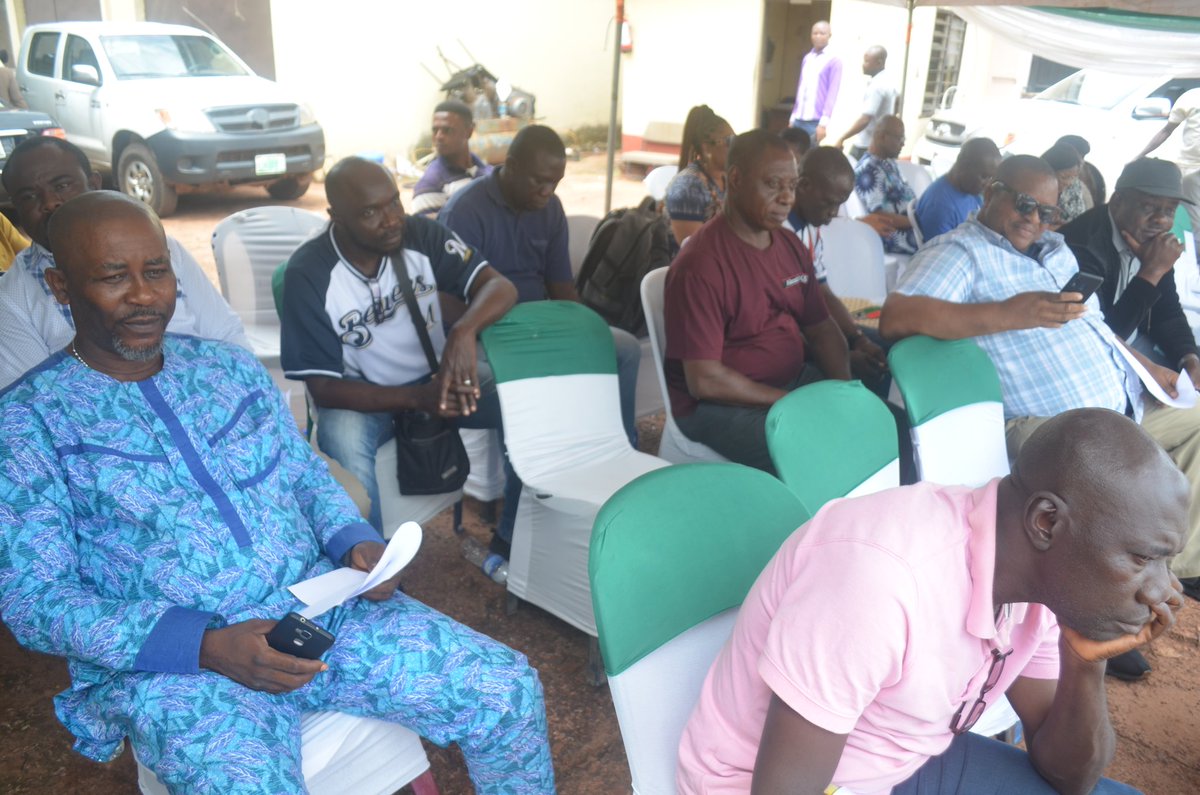 ENUGU APPEALS OPENS BID FOR CONSTRUCTION OF FARM ACCESS ROADS

The APPEALS Project in Enugu State has concluded the Bid Opening for the Construction of
13.3 KM Farm Access Roads in the state.

#EnuguAPPEALS
#APPEALSng
#enugu
#amokelouis
#farmaccess 

m.facebook.com/story.php?stor…