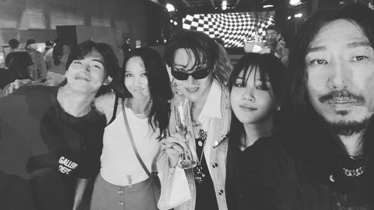vhopebot's tweet photo. he's always there :((((( https://t.co/eS5hCzsiw5