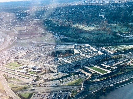 royfire's tweet photo. "In the U.S., it typically takes at least 18 months of planning before a government contractor wins its first contract. Corporated-backed programs provide an alternative — Booz Allen Ventures joins Lockheed Martin’s Lockheed Ma...
https://t.co/XPsuHi3dVD https://t.co/FwSLXCZj55