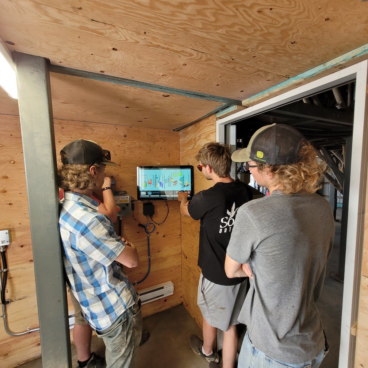 KBIprocessing's tweet image. As a part of our current expansion, we added in an automation system into our mechanical processing plant. This week we started the commissioning process with @OneStepAutomate and we couldn't be happier with the customized system that they have designed for us.