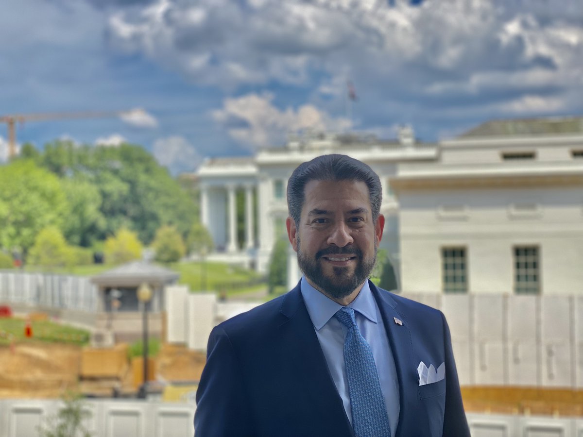 AdrianGarciaHTX's tweet photo. Proud to represent #HarrisCounty and share just a bit of the transformative programs @LinaHidalgoTX @RodneyEllis and I are doing to help lift our community. Thank you to @JoeBiden and @KamalaHarris for their commitment to local communities! https://t.co/iMZn85p0Ly