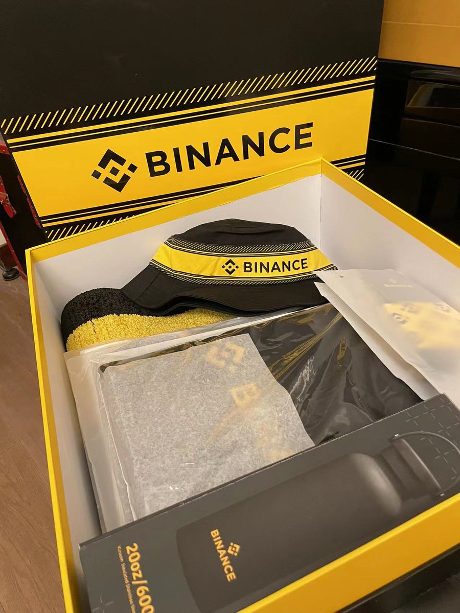 tradermige's tweet photo. Thanks for the merch! @binance #Binance https://t.co/zLZpEr9M6T