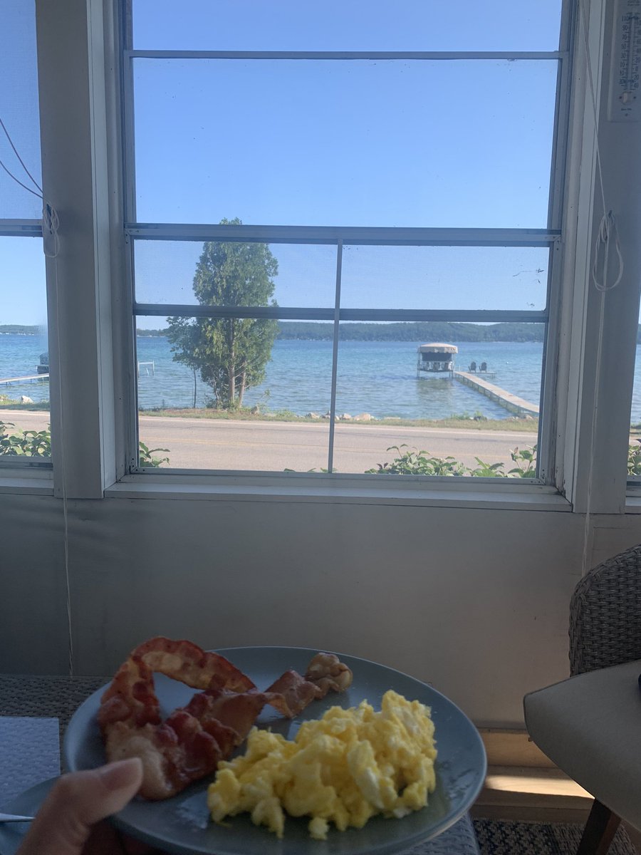 julesruth's tweet photo. Waiting for this view to get boring while I eat breakfast each day. Not gonna happen! https://t.co/JzfnYjsEYA