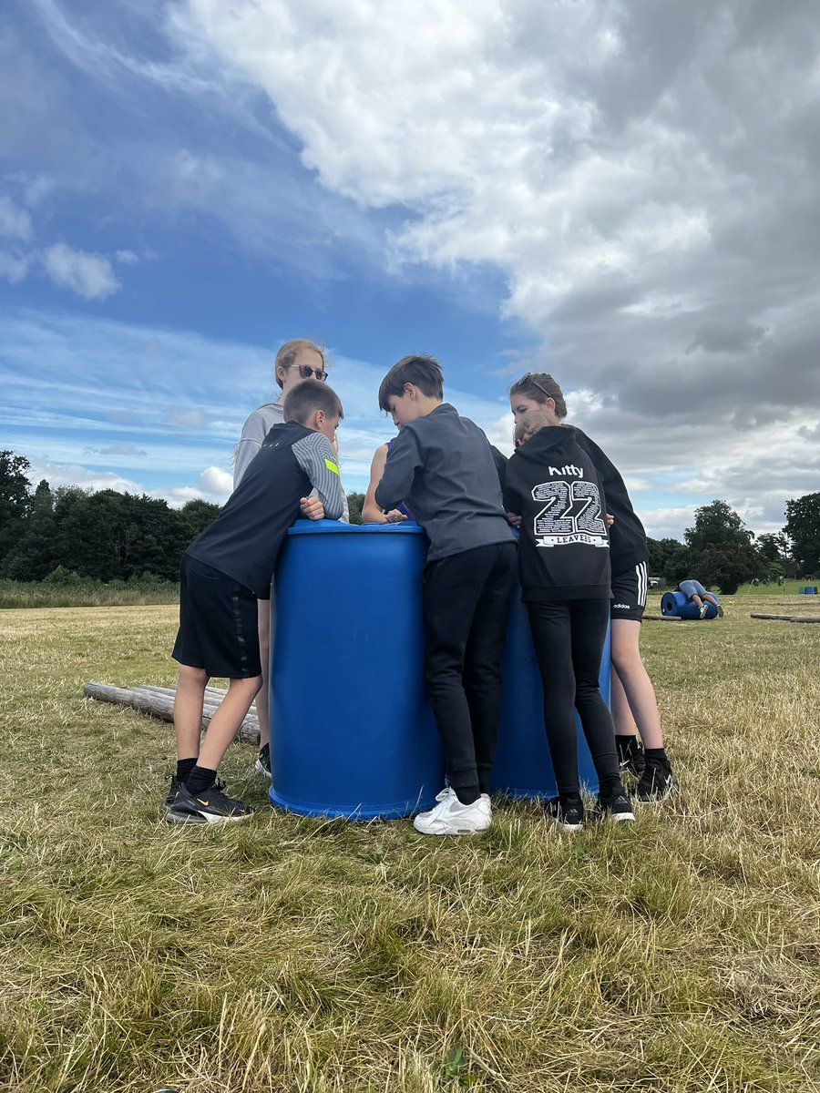 BirkbeckPrimary's tweet photo. Fantastic teamwork and communication during buggy building 🏎 https://t.co/NbRRBJyUYr