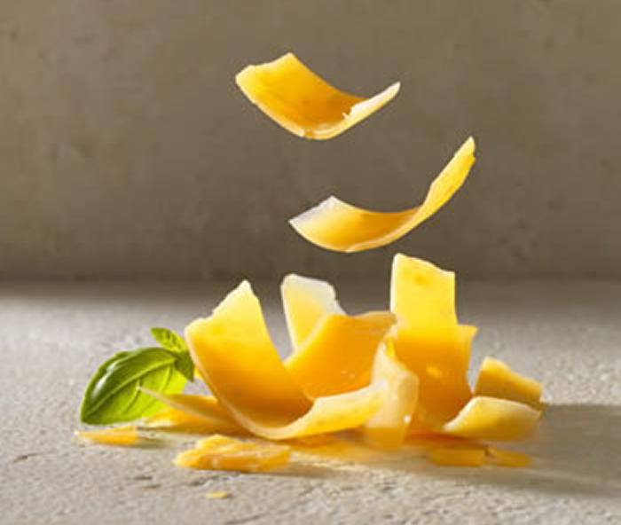 Enjoy Summer ☀ with Reypenaer! Only this week, on every order above €30,- you will receive a Reypenaer Cheese Leaves Grater for free! #summer #reypenaer #cooking #cheese #cheeselover #grater - webshop.reypenaer.nl