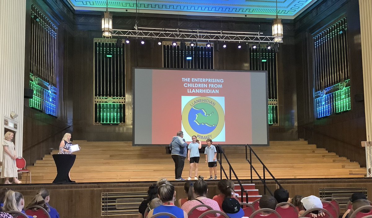 llanrhidianp's tweet photo. #LlanPryCop receiving their certificate for the Swansea Enterprise Challenge ☀️ Preparing to be enterprising, ambitious, capable and creative citizens of the future 🌎#LlanCom #Llan4P #PrimEnt22 @SwanseaCouncil https://t.co/xiAw0iGZBM