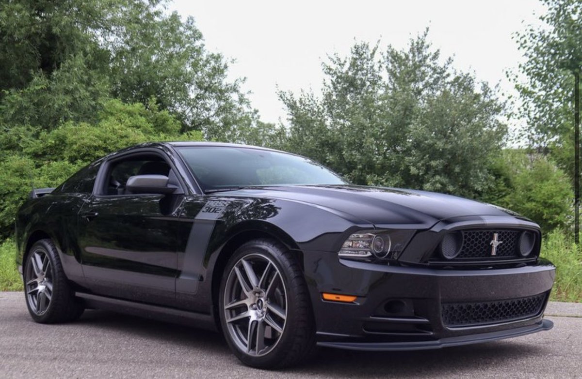 GrAutoGalllery's tweet photo. 2013 Ford Mustang Boss Laguna Seca
⚙️ 5.0L V8
🛣 11k miles 

Ford introduced the BOSS 302 setup with the Laguna Seca Edition that allowed their owners to enjoy a remarkable setup done at the Ford Factory. 302 Hi-Po V8 that has 444HP and 380 pounds of torque. #Ford #Mustang https://t.co/NCh9IKxPxZ