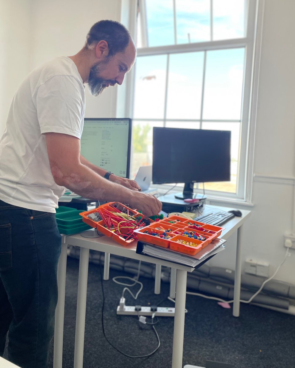 Can we convince you that this is actually work? 👀 
#smallbiz #lego