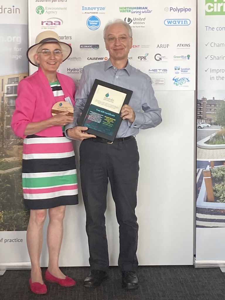 Congratulations to <a href="/slowtheflow_UK/">Slow The Flow</a>, Calderdale &amp; West Wolds for winning the Outstanding Team Champion Award - great recognition of your team effort and contribution to #SuDS. #SuDSAwards