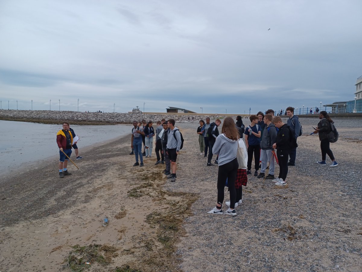 FulwoodAcademy's tweet photo. This week our Year 10 Geographers spent the day at Morecambe Beach, investigating physical and human Geography. A great day had by all, students really did Fulwood proud. #FulwoodSuccess #TEAM #GeographersOfTheFuture https://t.co/p0XFztZdRe