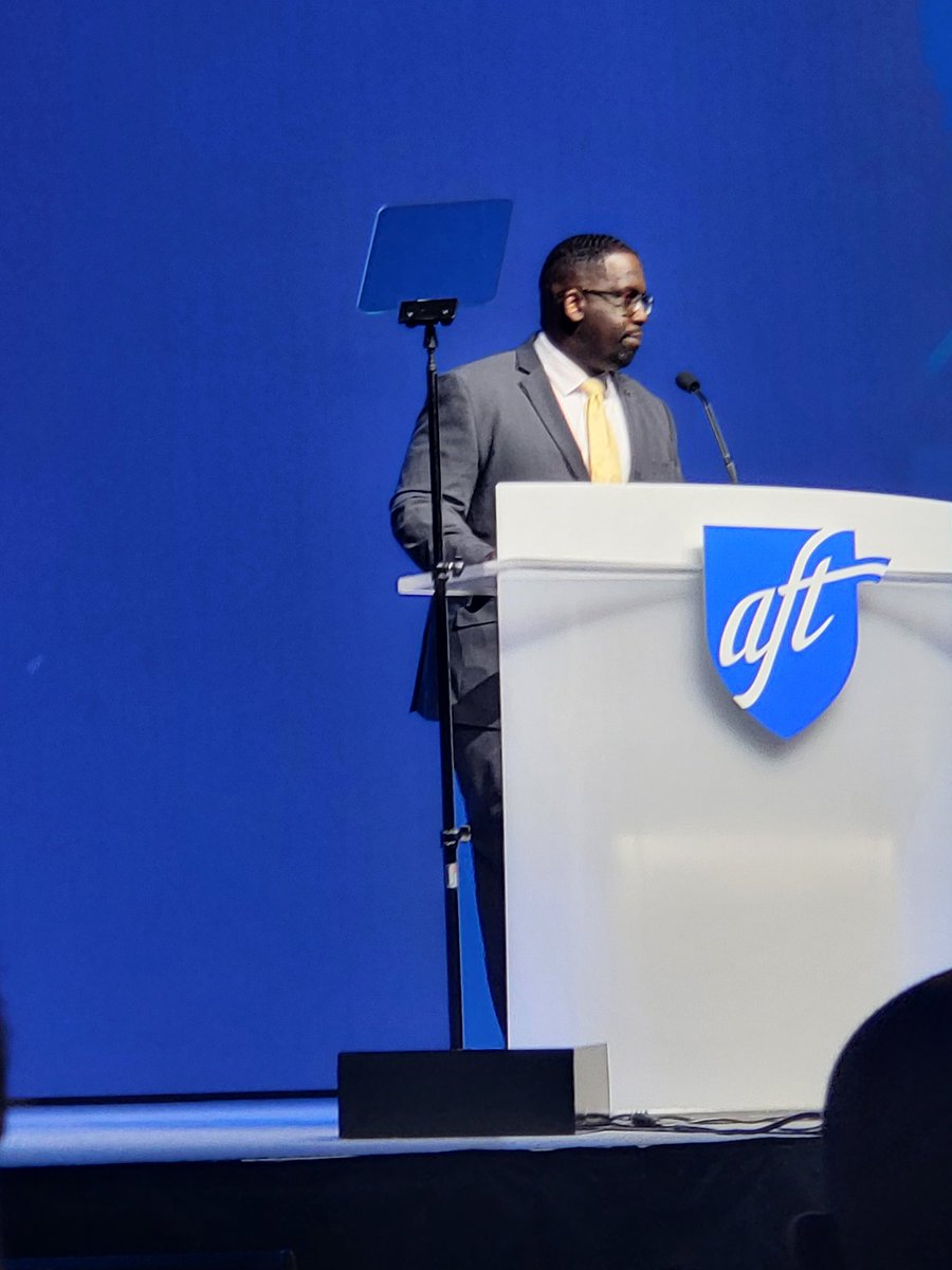 Shellye Davis tweet media