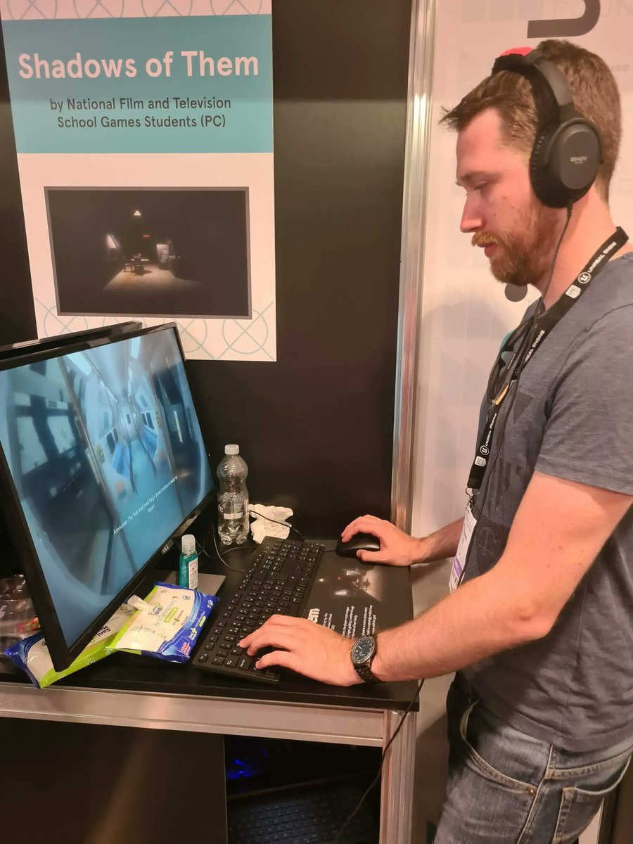 player_xp's tweet photo. Great to see all the Indie Devs and their games including @NewfangledGames , @cavemonsters and @Shinmera @developconf today! 🖐️ Our CEO enjoyed playing @shadowsofthem by the students @NFTSFilmTV. Calling #indiedevs make sure to catch Chris or Andy for a free #playerxp account! https://t.co/TMtzSjSrgp