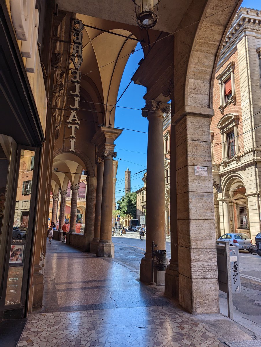 IllustratorJeff's tweet photo. Hello Bologna. Spent the afternoon wandering about. The city is lovelier than I remember. See you all tomorrow at the #europeanlegacy event. #mtg #mtgItaly https://t.co/avjjYCa2rC
