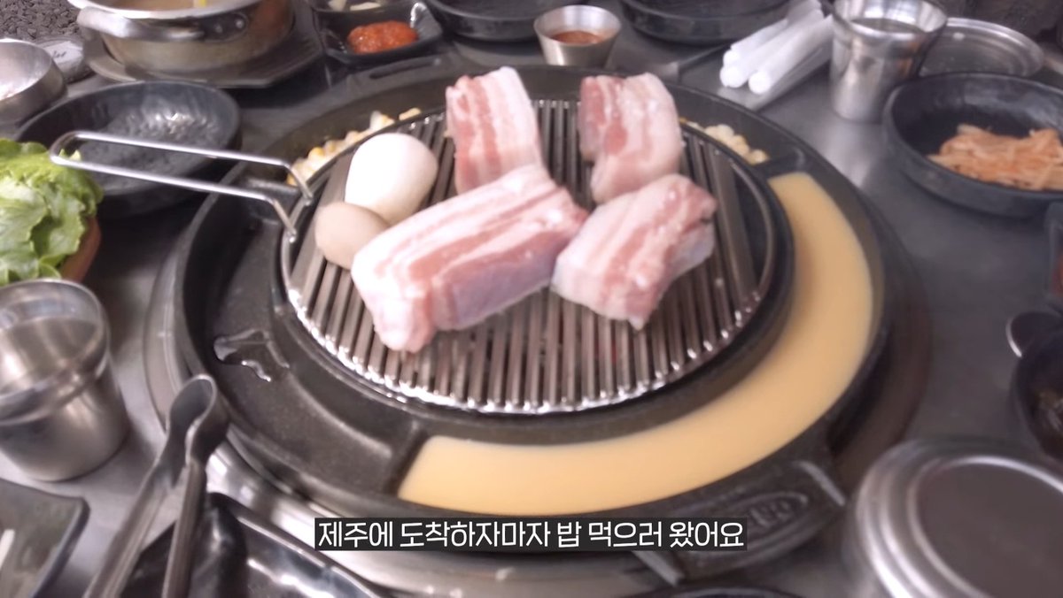 js_bapury's tweet photo. [📹] #윤지성 V룽V룽 18편 UP‼

지룽따라 제주도 맛집투어

1. 난드르바당
🗺제주 서귀포시 하예하동로16번길 11-1 https://t.co/BNXaPmPXwU