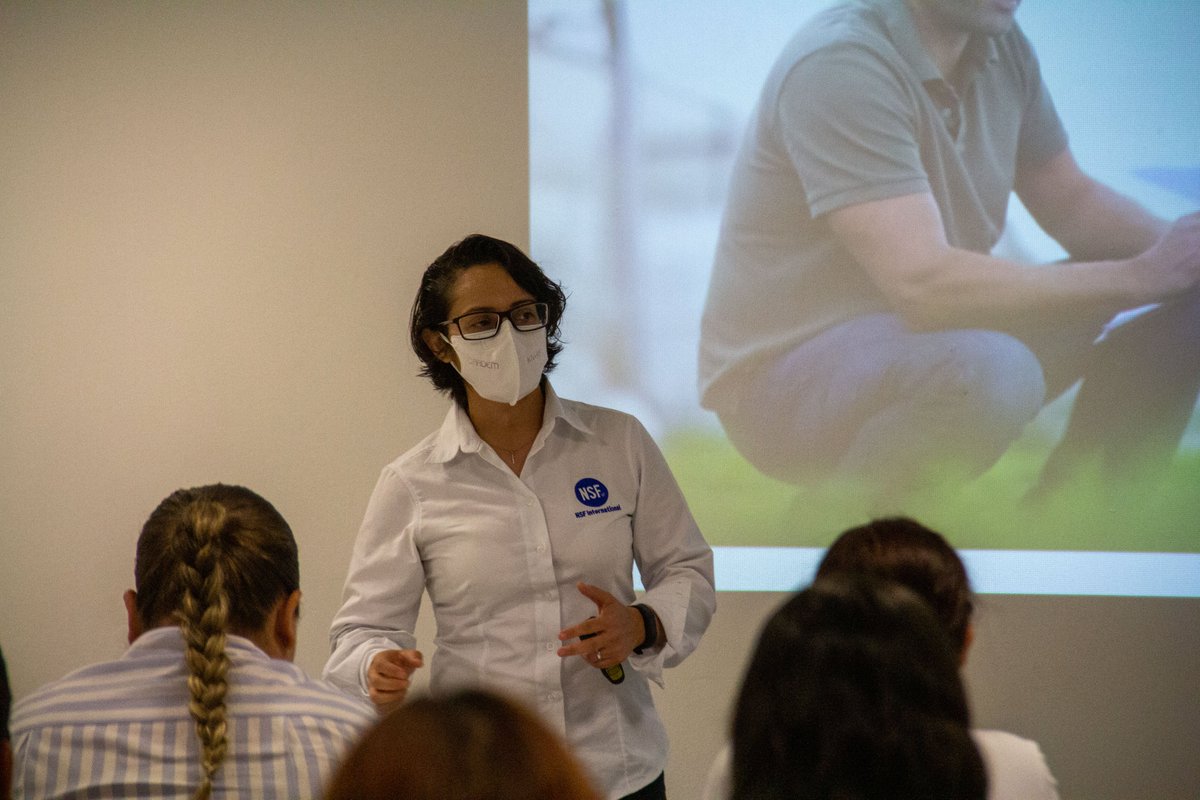aarc_culiacan's tweet photo. Hoy en nuestras instalaciones se capacitaron socios y colaboradores de Veggies From Mexico de la mano de nuestros amigos de NSF Latinoamérica con el curso Actualización de la versión 3.2 del esquema de certificación #PrimusGFS📘🌱✅ https://t.co/0kl1ISpgYs