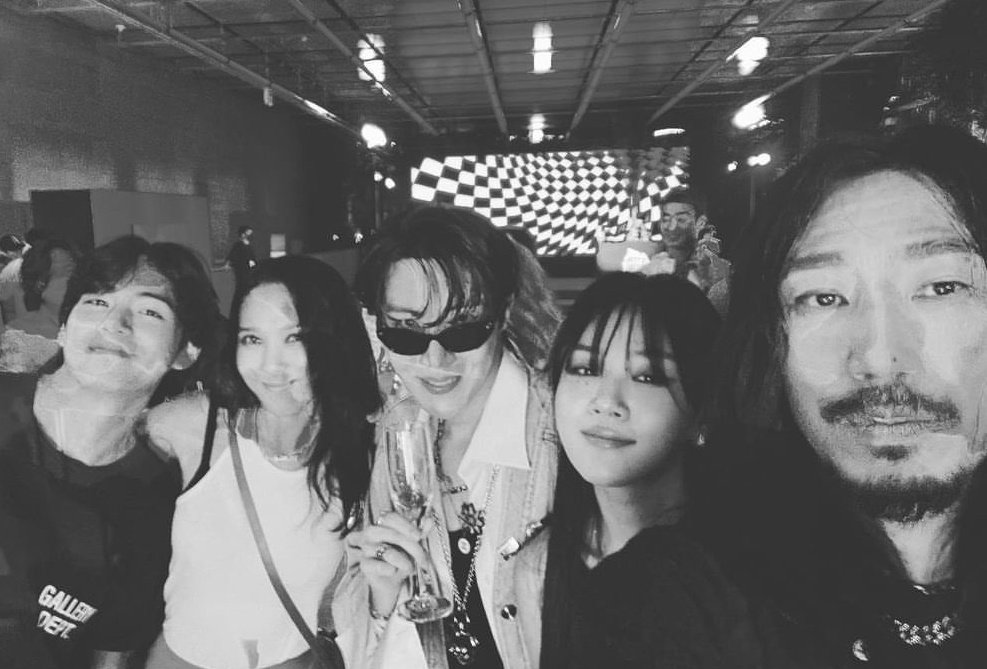 seraflwd's tweet photo. let's all say thank you hobi for making khh twitter active again 🙏🏻 https://t.co/oclShq3DL3