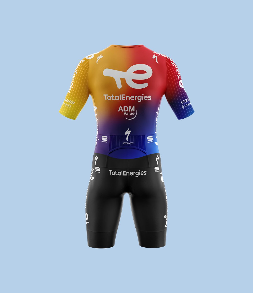 razmo_rin's tweet photo. @RoisDeLaPedale En parlant de maillots vous pensez pas que la total serait plus reconnaissable et plus classe avec ce maillot? 😉 #LesRP https://t.co/weN1DR0NKG