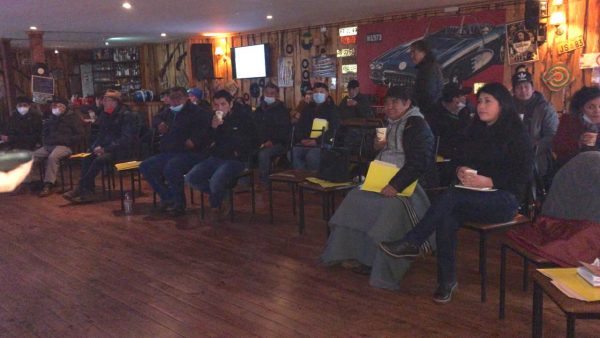 NewsFDCcl's tweet photo. La Araucanía:   Gobierno Regional, ASOEX y FDF desarrollan proyecto en beneficio de pequeños agricultores de pueblos originarios https://t.co/P5RS7D6uSL  #productores #ProyectoFIC @gorearaucania @FundacionFDF #pueblooriginario #LaAraucanía #fruta #frutas https://t.co/Z9UcMVITfq