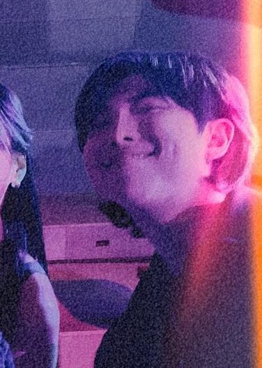 btsbrasil_on's tweet photo. [💜] Até agora, conseguimos ver fotos e vídeos onde #V, #RM e #JUNGKOOK (@BTS_twt) foram ao evento privado, estilo listening party, do álbum #JackInTheBox!

A gente ama o jeito que eles se apoiam SEMPRE, a maior família 🤧✨ https://t.co/iFxdMA6w8P