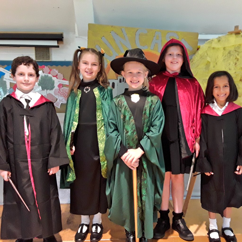 ashbridgeyear2's tweet photo. What an amazing performance! Year 2 went above and beyond for their end of year show, Whiz Wham Alakazam. They worked brilliantly as a team to create a thoughtful, funny and spectacular production that they should be incredibly proud of. Well done Year 2! ✨ https://t.co/IKovPG9MWE