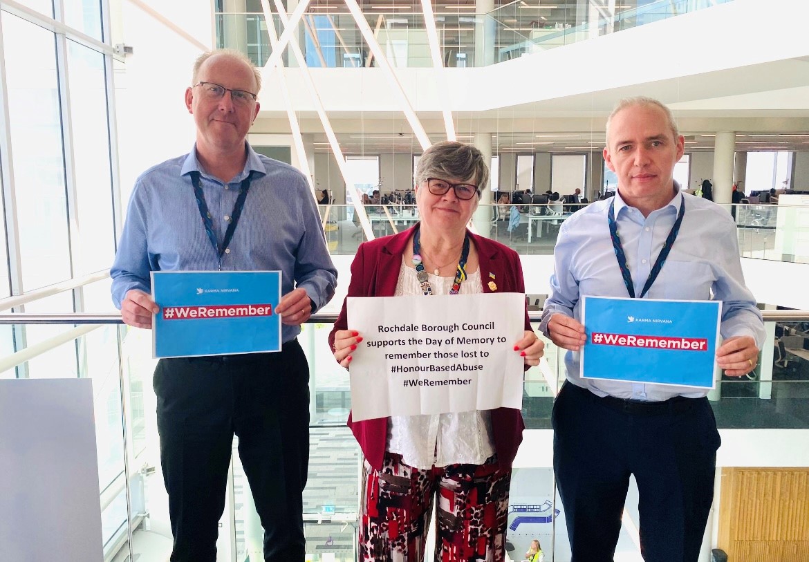 Today Rochdale Borough Council’s community safety team, Caring &amp; Sharing, Cllr Emsley, joint deputy leader of the council &amp; CSI Porter GMP shared a minute silence to remember all the victims of honour based abused. Find out more go to: ow.ly/s1qG50JUYVn #WeRemember <a href="/KNFMHBV/">Karma Nirvana</a>
