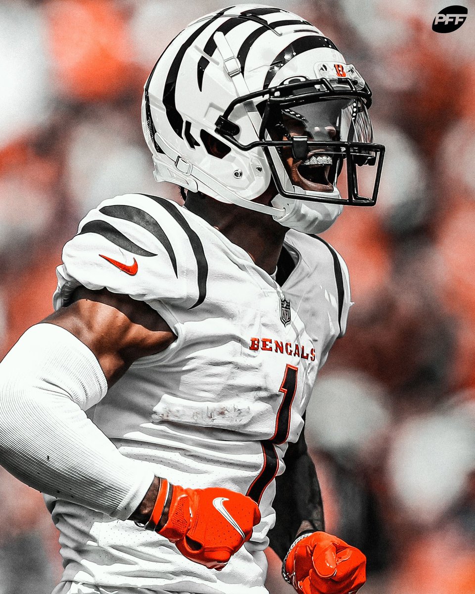 PFF_Fantasy's tweet photo. The Bengals will be wearing an alternate white helmet 🥶 https://t.co/MRsitd6ir5