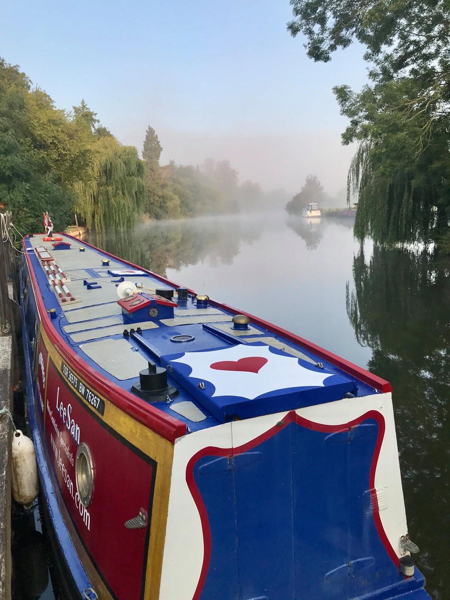 Even in the midst of a heatwave remember that inland waters can still be very cold. Never jump in as the depth may vary and there can be unseen hazards. Here's  our water safety story with partners <a href="/RBFRSofficial/">Royal Berkshire Fire and Rescue Service</a> and <a href="/RBWM/">RBWM</a> at tinyurl.com/3a45erkj