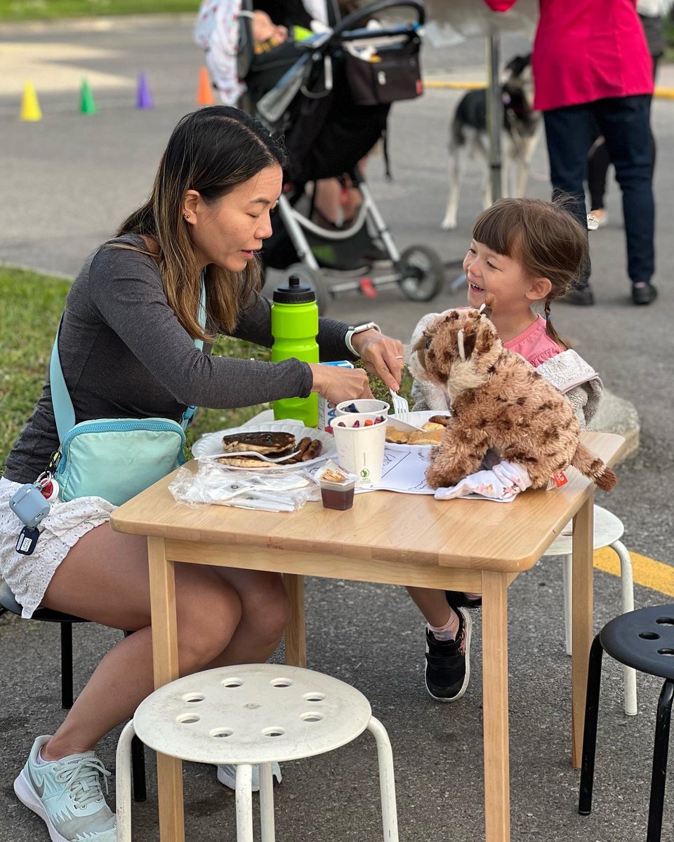 fbacademies's tweet photo. Stampede is so going strong at Kids U!

We have music, games, and free food at our McKnight location today for our stampede breakfast! 

Fun for all ages and it’s dog friendly so bring your fuzzy friends for some doggy treats. 

#kidsu #kidsucanada #kids #stampede #happy #games https://t.co/7KTk1xOVWr