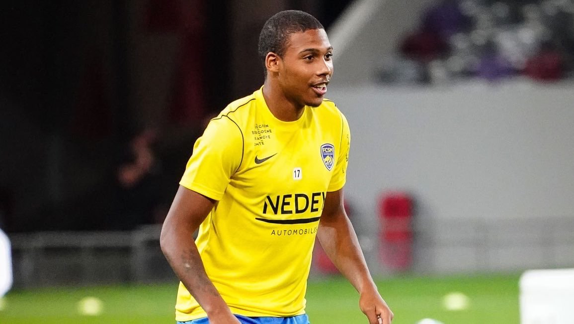Steve_ambriFr's tweet photo. Voici les statistiques de Steve Ambri avec le Fc-Sochaux c’est : 

🦁-58 Matchs 
🥅-6 Buts 
⚽️-5 Passe décisive 

L’aventure prend donc fin une nouvelle histoire commence !
🔜 FcSheriff https://t.co/fn4chBXmFy