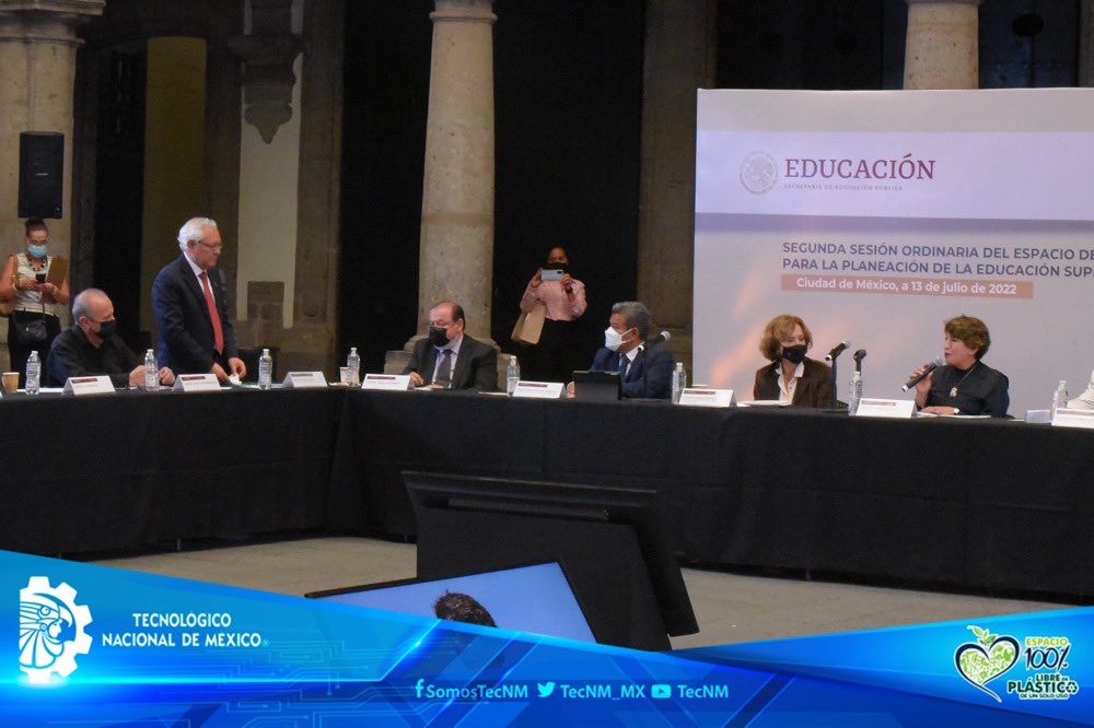 TecNM_MX's tweet photo. El Dir. gral. del #TecNM, @Ramon_Jimenez_L agradeció las palabras y muestras de apoyo de la secretaria Delfina Gómez Álvarez, y del subsecretario de Educación Superior, en el marco de la 2a. Sesión Ordinaria del Espacio de Deliberación de la COEPES.
👉🏻 https://t.co/LXkQFPIz1y https://t.co/fpLxV0HiRi