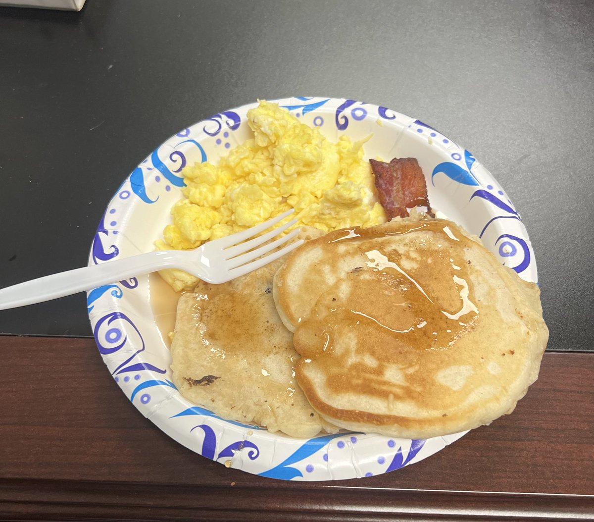 jd_smith7's tweet photo. Missed out on sausage biscuits for breakfast but the cooking class at the @BateMiddle Bullldog Leadership Academy took care of me! https://t.co/wVJi9zE9zo
