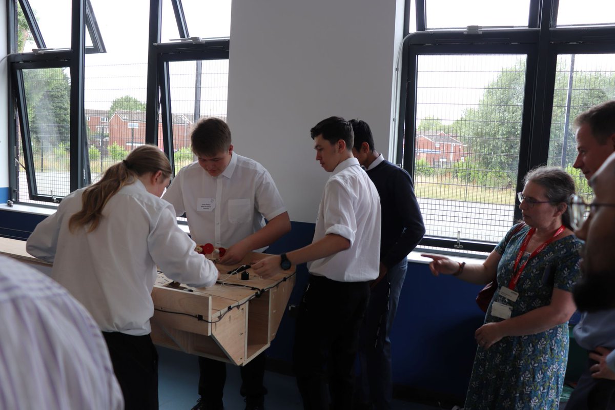 WMGAcademyCov's tweet photo. This we our students won first place in the #DesignMake22 challenge! 

Competing against different schools to build a gravity powered car!

The team won a 3D printer for their amazing work.

A big thanks to the M.A.N. group for organising the event! https://t.co/zLUtBhLiFb