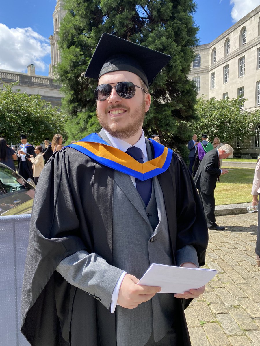cegrace6's tweet photo. #LeedsBeckettGrads https://t.co/N9fYxTn1kC