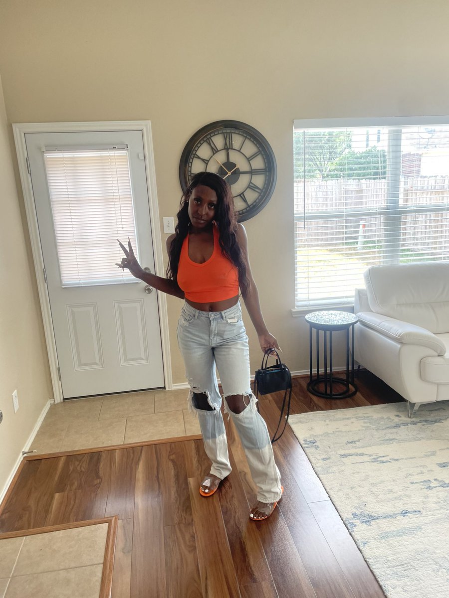 __MinajTweets's tweet photo. Weekend vibes #HoustonGetaway https://t.co/IvygqOhzEE