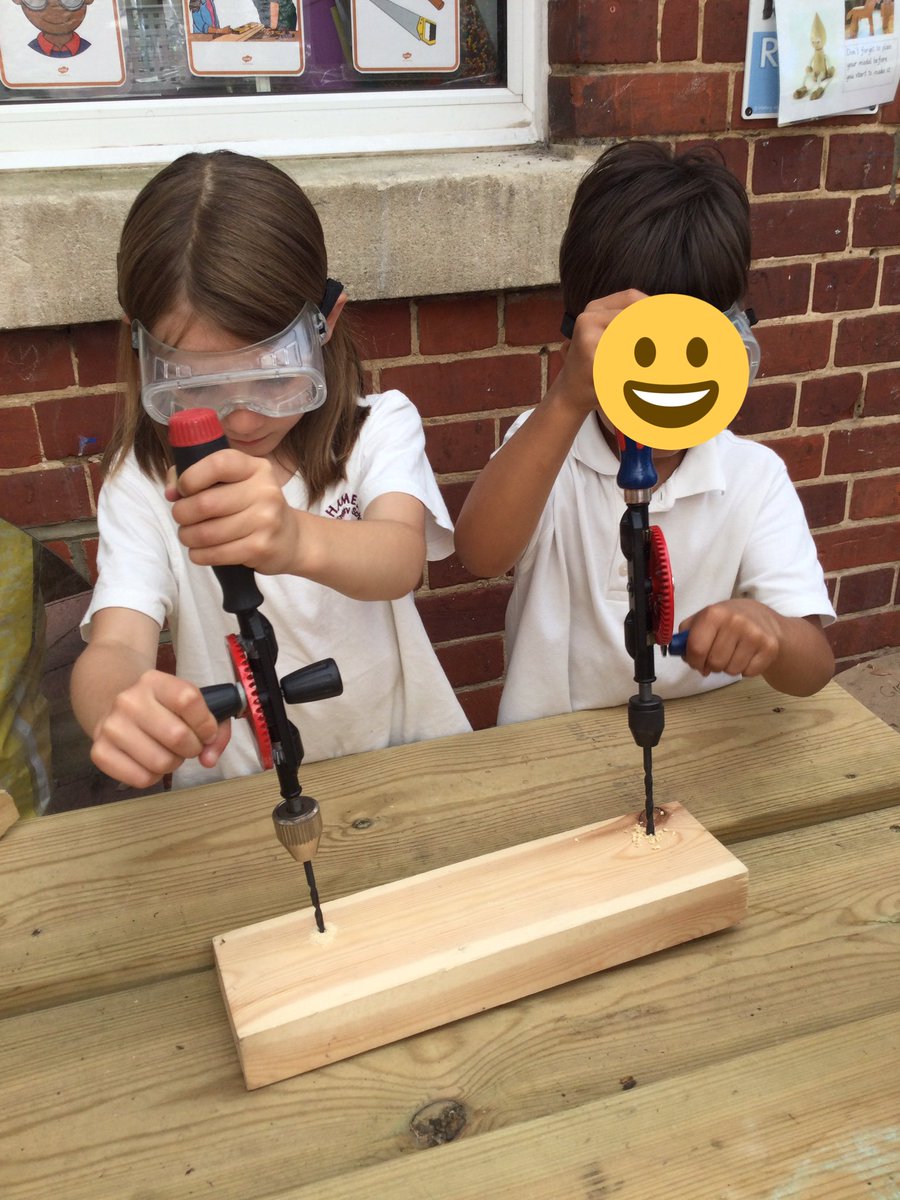 ThamesideSch's tweet photo. Building work has begun on the Year 1 minibeast hotel. #Year1tps #YSCtps #YRStps #teamwork If you have any planks of wood, plant pots etc that could help us continue our build it would be greatly appreciated. Thank you! #belonging https://t.co/BYXjXn2udQ