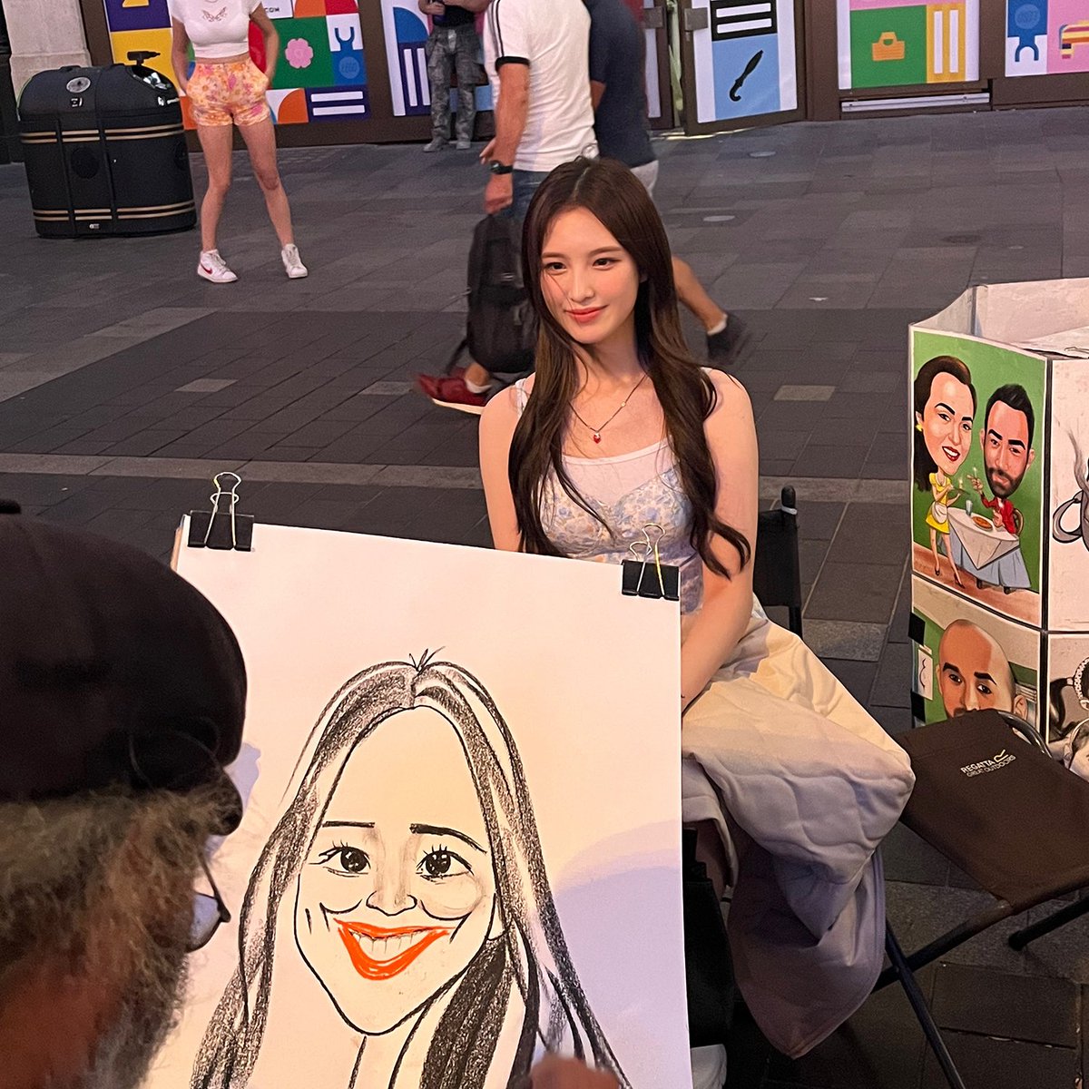 strolling around without expecting i’d fall in love with this caricature art, my love for art would be endless regarding the type of the art itself. not only for aesthetic value but art is also used for entertainment purposes. look at the painter makes me look so cute there! 🎨