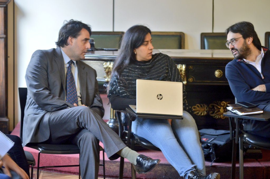 BancadaMvdFA's tweet photo. #Ahora | La @montevideoIM está presentando la nueva propuesta para el #ProgramaBID a las coordinaciones de todos los partidos con representación en la @juntamvd https://t.co/ECAFYx09fh