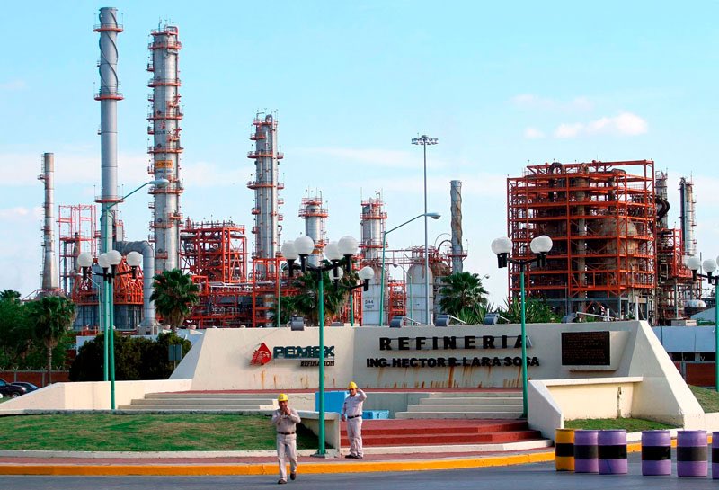 rocionahle's tweet photo. En el @GobiernoMX desde su inicio en materia de refinación  @Pemex se aplicó la política energética:
•Rehabilitación 6 refinerías 
•compra 1 refinería Deer Park 
•construcción 1 refinería Dos Bocas
•construcción 2 plantas coquizadoras (Tula y Salina Cruz).
#Autosuficiencia https://t.co/0rryx5rPpV