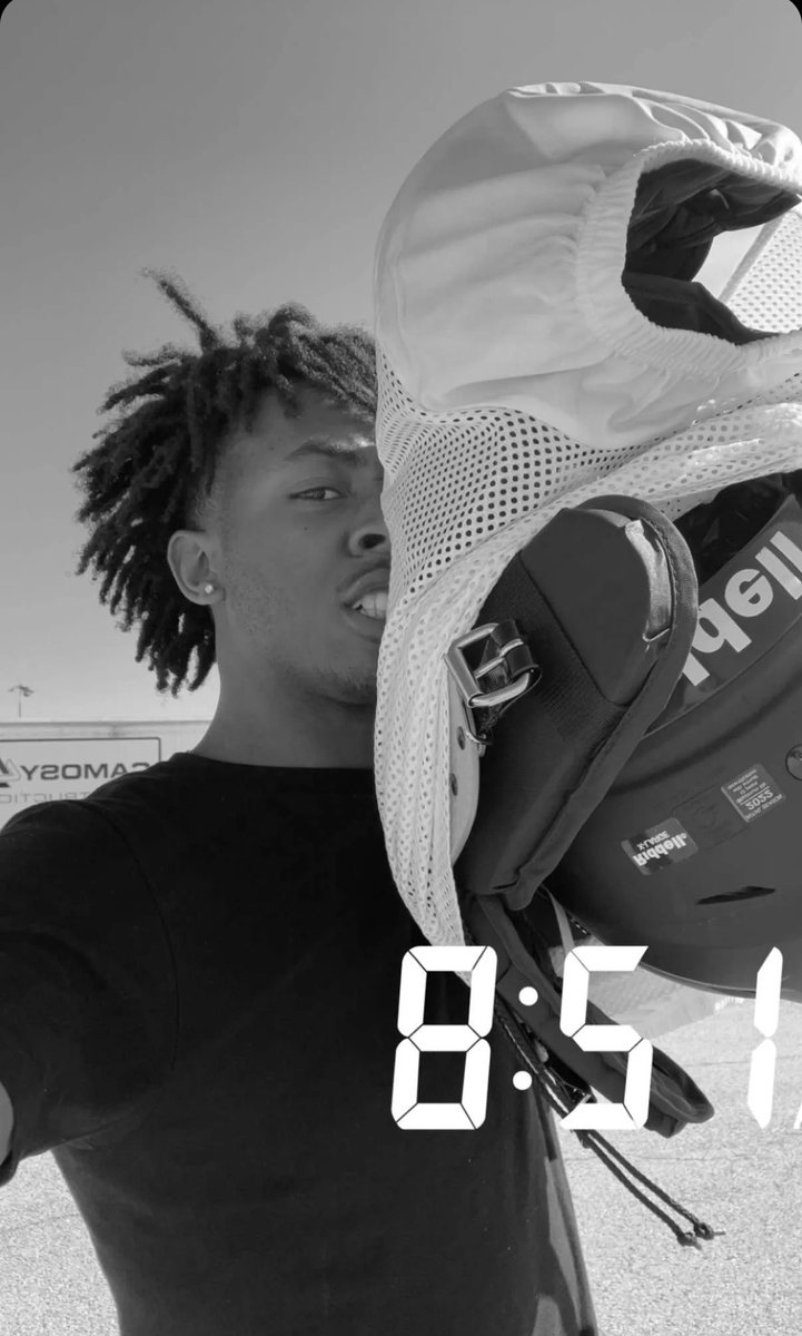 its_BB_Bisshhh's tweet photo. Pooh said he getting ready for football season #Varsity #ZeeBee πͺπ½πͺπ½β€οΈ https://t.co/5kgXJEg9bX